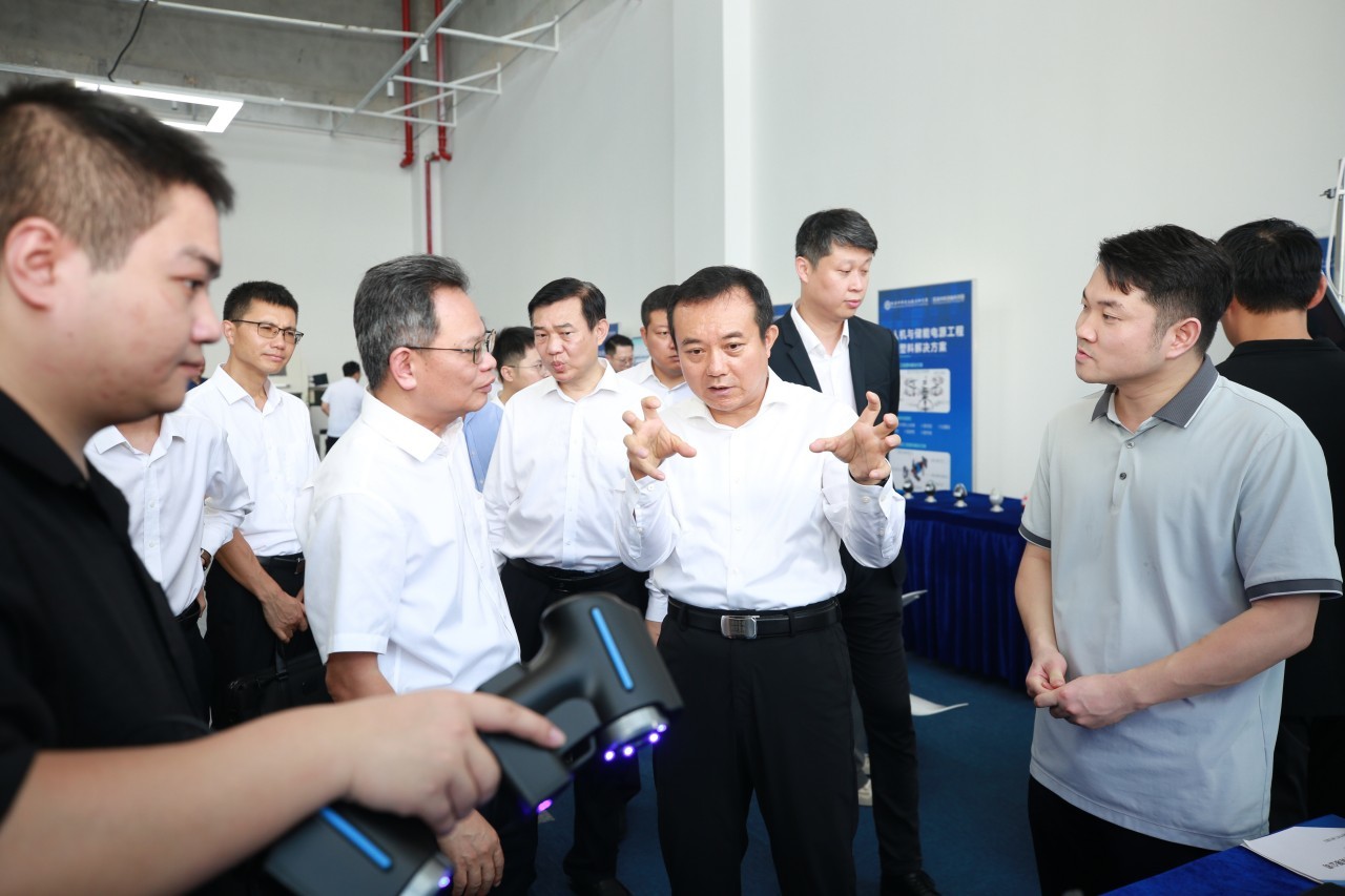 启源视觉等11个重大项目签约落地